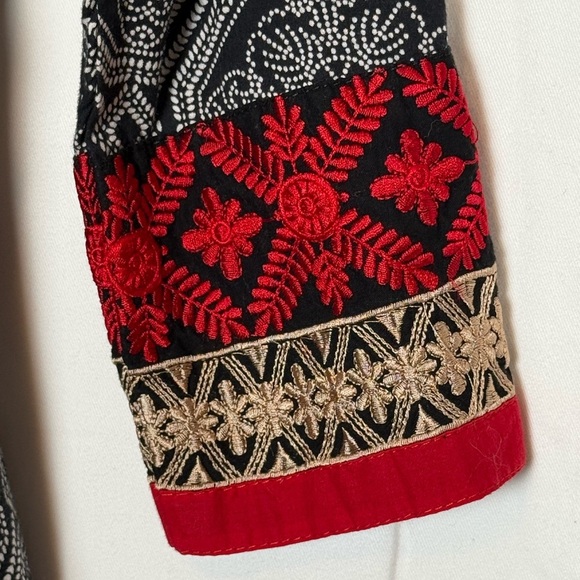 Gorgeous Indian Kurta Women's Sz M Embroidered Wrist Cuffs PTP 16" (Runs Small) - Picture 4 of 7